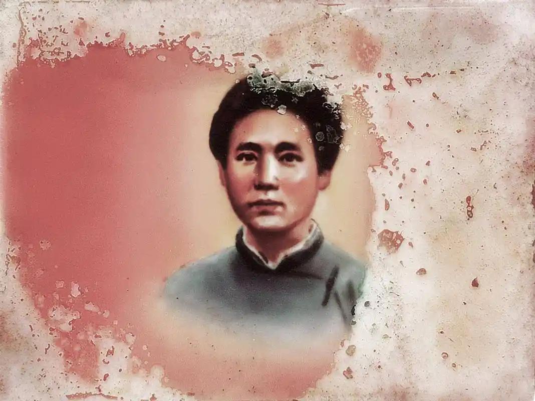 救过毛主席的人被连续降了四级，毛主席气得拍桌大喊：请周总理过来！
1952年，王