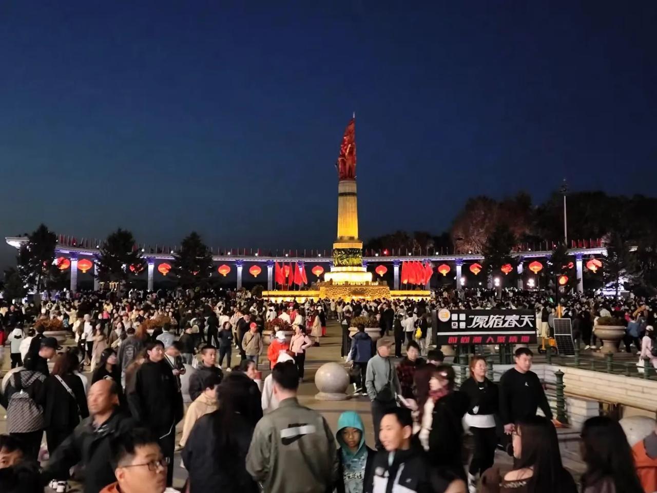 
哈尔滨卡片之719
人潮涌动的国庆节之夜