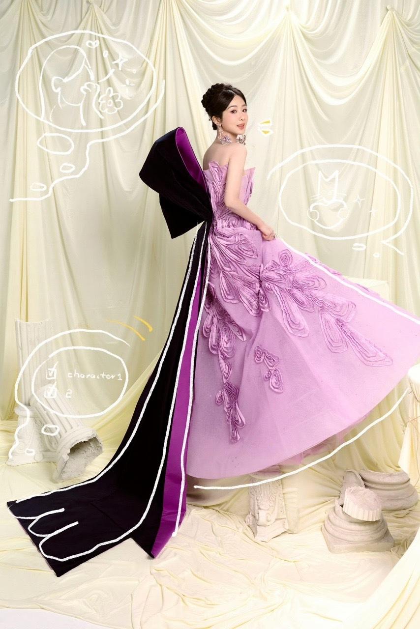 #娱乐[超话]##杨紫32岁生日物料##杨紫生日贺图# 杨紫生日贺图，穿紫色好美