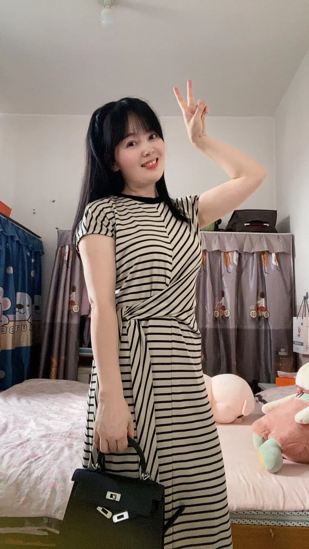 小个子的套装，不用想穿搭，3秒出门，衣服我只爱美哒兔。