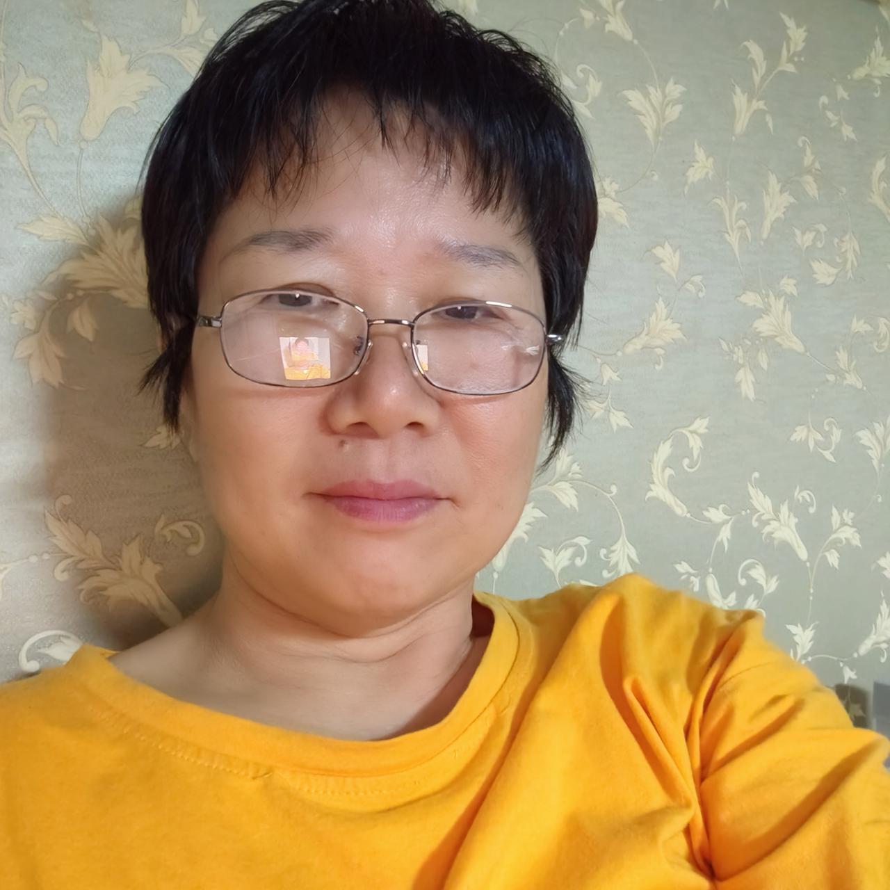 心情无比美好。做月嫂十来年了，妇产医院的工作服就是穿不了。太胖了。如今终于减肥成