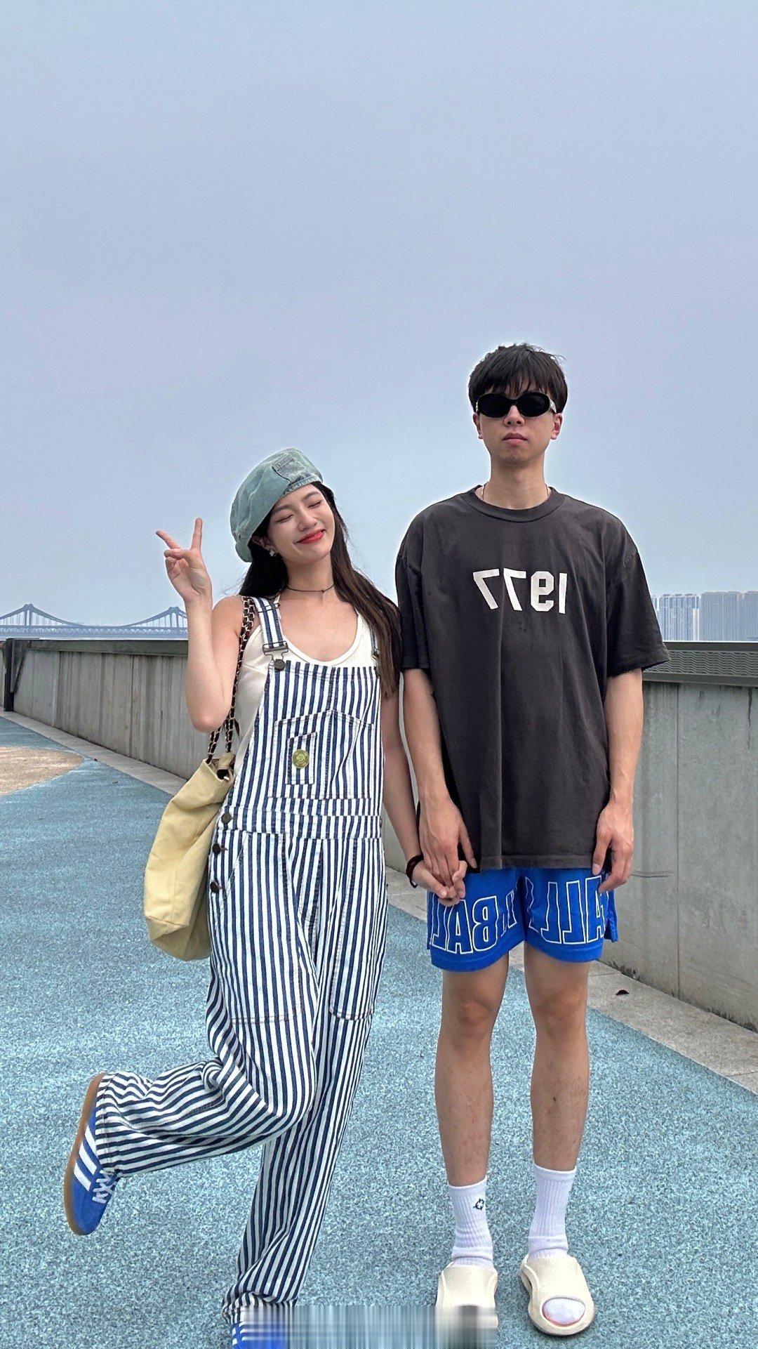 我本来想拍情侣拍照📷教程的结果正紧不过3s ​​​