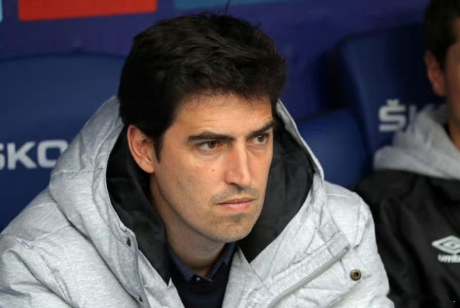 据《每日体育报》报道，伯恩茅斯主教练安东尼-伊劳拉在英格兰取得了巨大成功，已成为