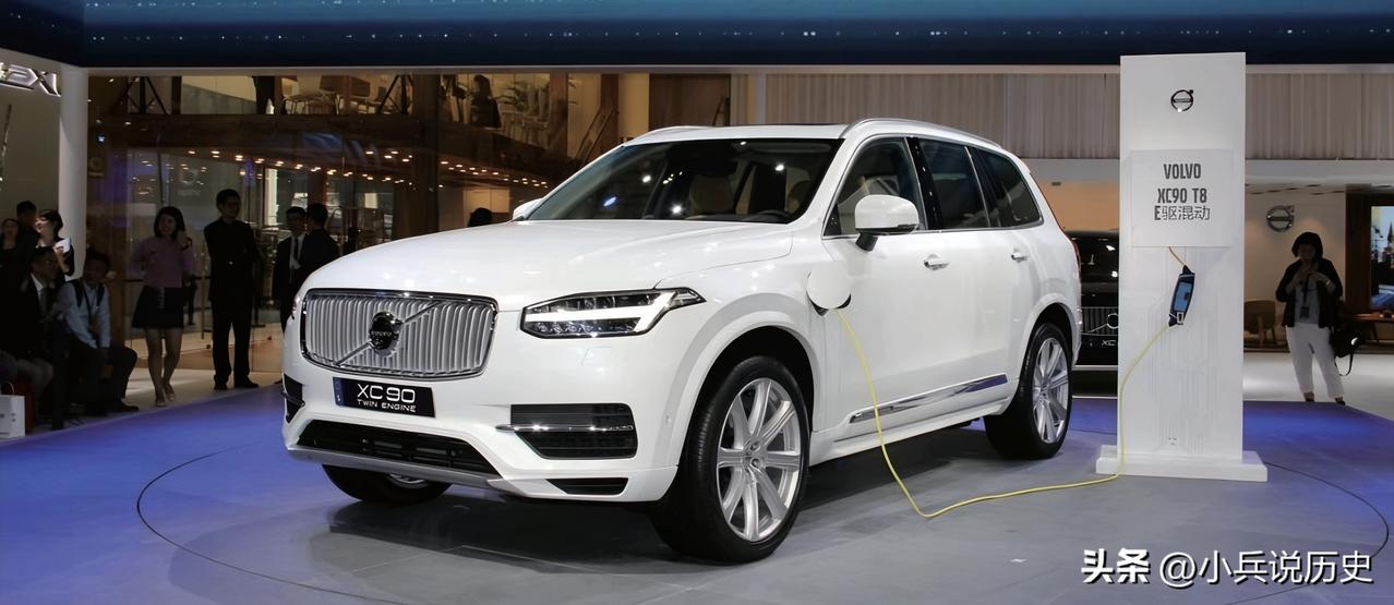 沃尔沃
备受关注的沃尔沃全新XC90 T8插电式混动版在本届广州车展期间正式上市