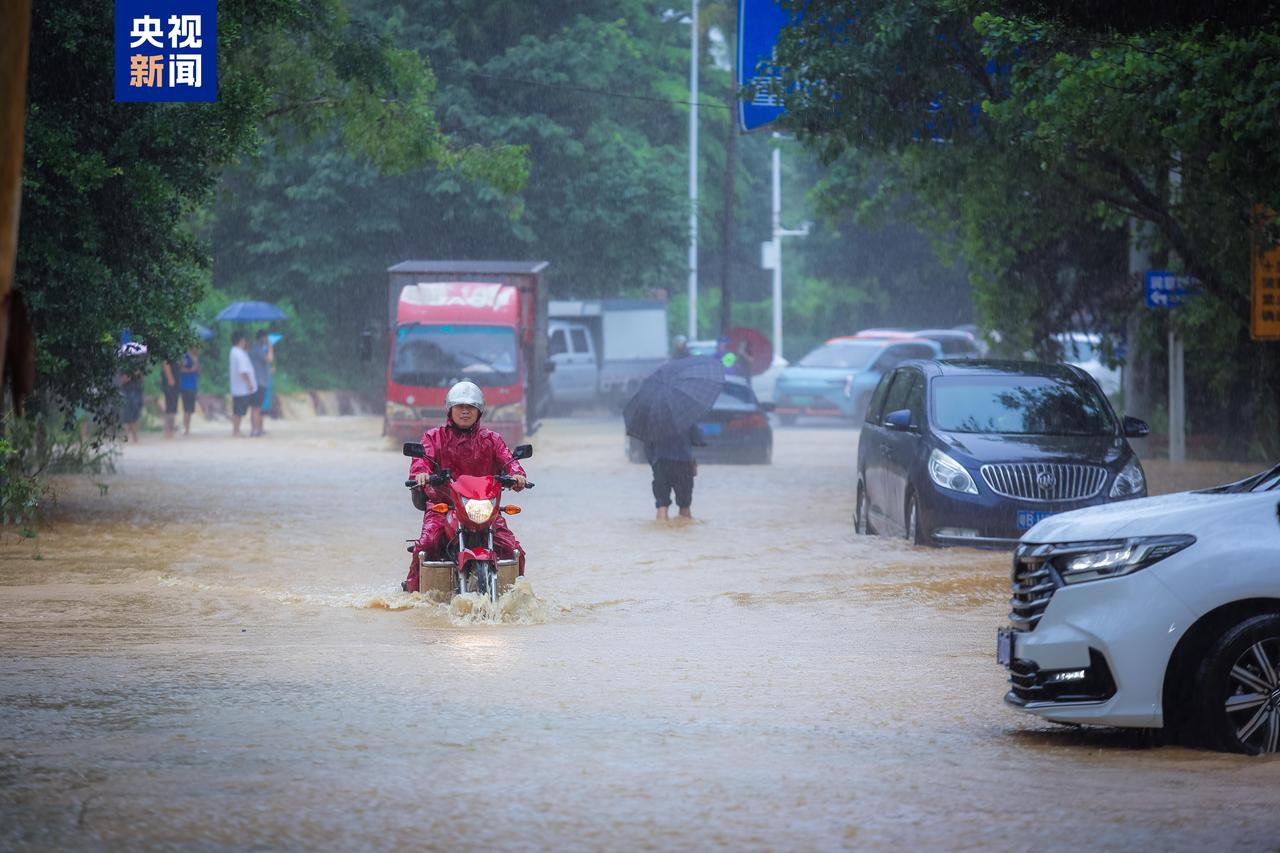 大暴雨来了：华南闽台面临持续暴雨，北方多省高考期间注意保暖

6 月 5 日早晨