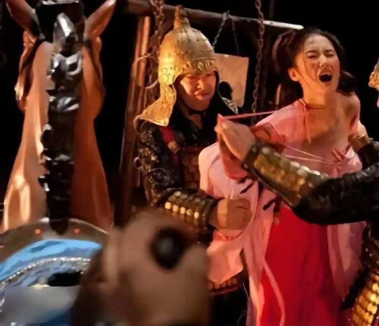 311年，匈奴人攻进洛阳，晋惠帝司马衷的皇后羊献容落入匈奴人刘曜手中，被其霸占，