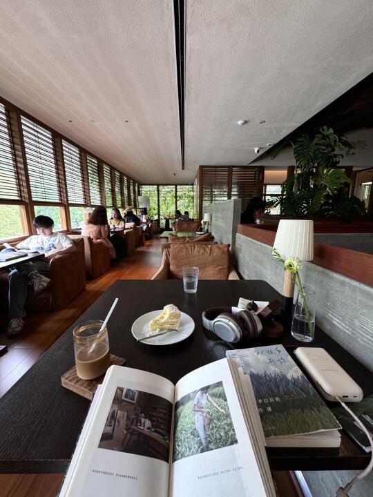 成都…适合i人呆一整天的地方📚...有插座！