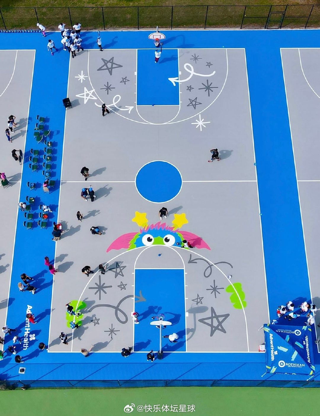 篮天下世界上的美丽球场 近日，奥兰多魔术队翻新社区户外球场，以积极的生活方式，将