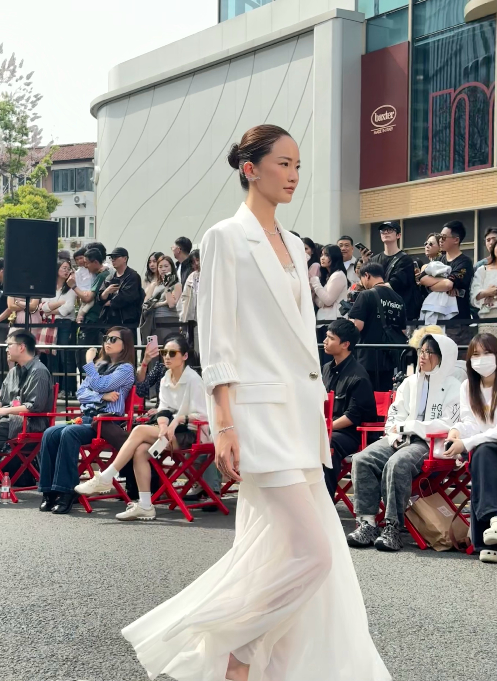 上海最红时髦街区藏不住了上海永源路直接潮成痛路 永源路的潮是渗透在细节里的：斑驳