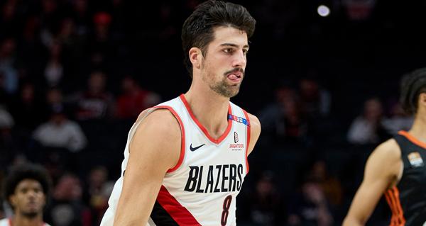 波特兰开拓者前锋德尼·阿夫迪亚本赛季迎来全面爆发，场均能够贡献26.2分、7.1