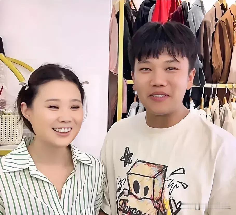 解清帅一家子这戏

真是演砸锅了

当初全网同情找回来的娃

开了十几个账号全家