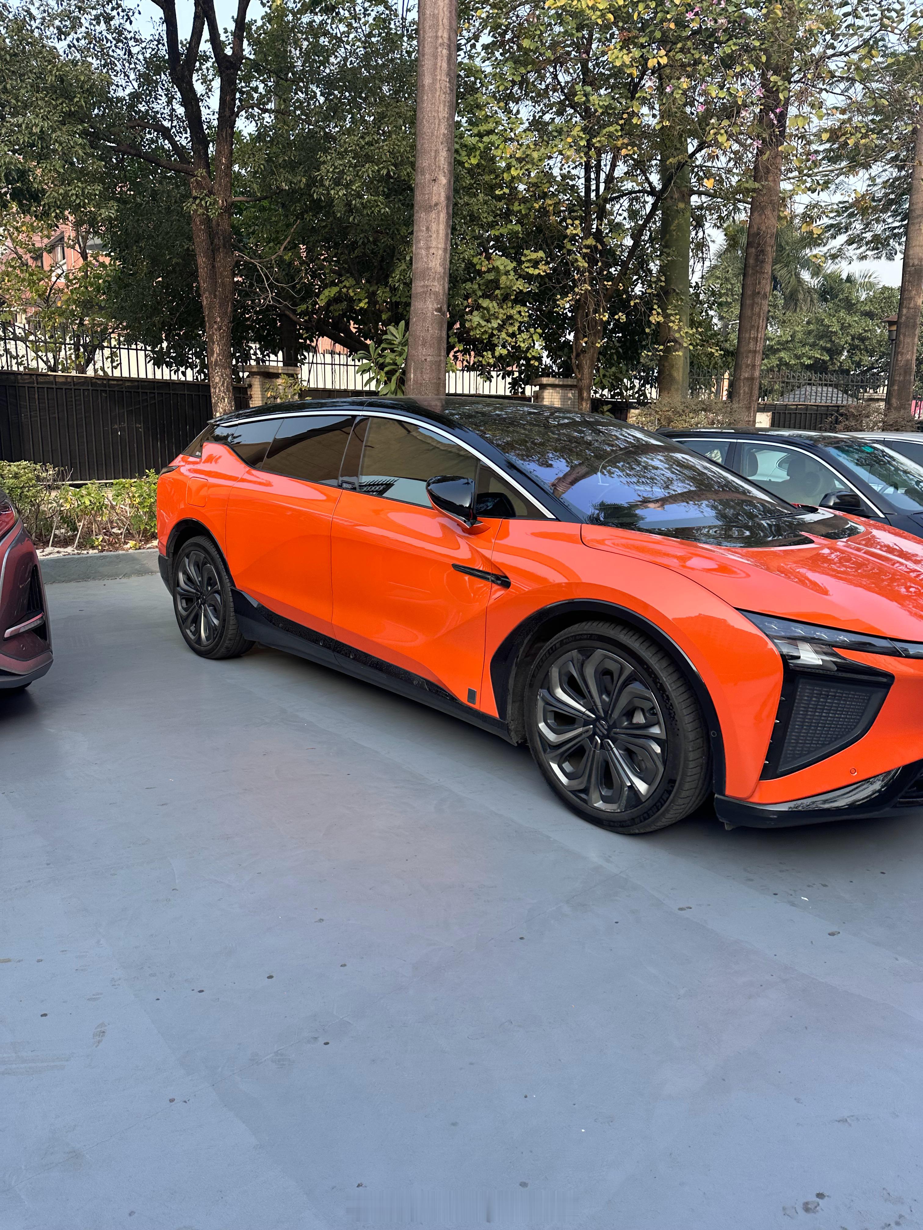 好久没见到高合汽车了 