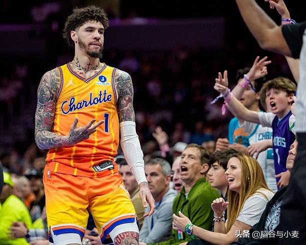 这么看，黄蜂全队问题最大的，反而是三球了。三球打得太随意了，明明这么低效，但是出