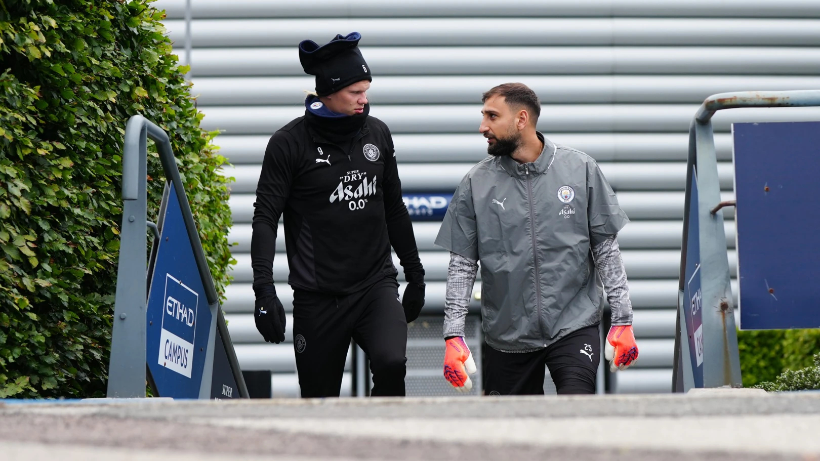 多纳鲁马与哈兰德入选2025年FIFPRO世界最佳阵容候选名单前曼城球员凯文·德