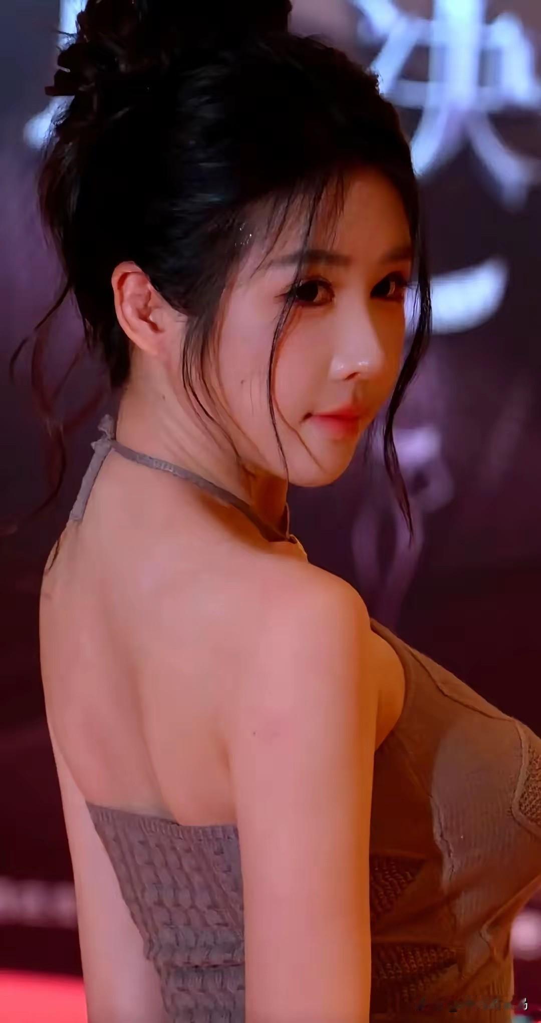 美艳欲滴