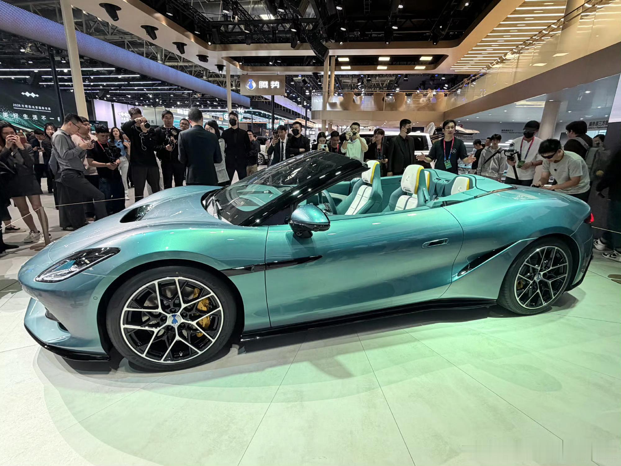 腾势Z全球首秀，1000匹+马力，零百加速2秒内，比兰博基尼还快，真风道、大尾翼