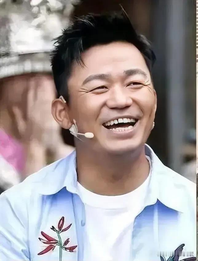 宝强哥其实还是幸运的，
因为他有机会也有能力，
把对自己的不幸推倒重来，
——然