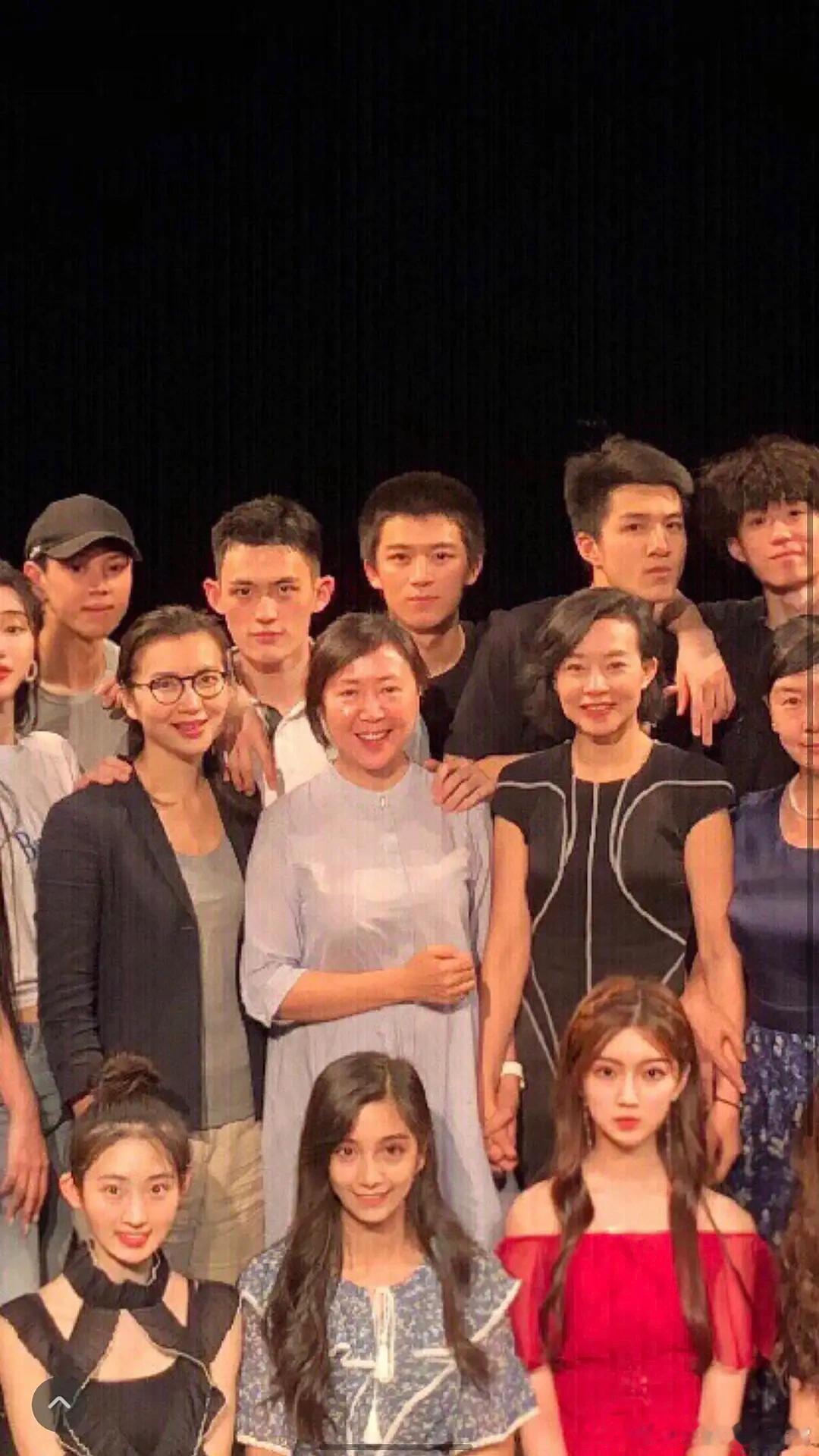 #王星越十五岁上大学#16岁的王星越好嫩啊！从小就看得出来，硬照底子好！ ​​​