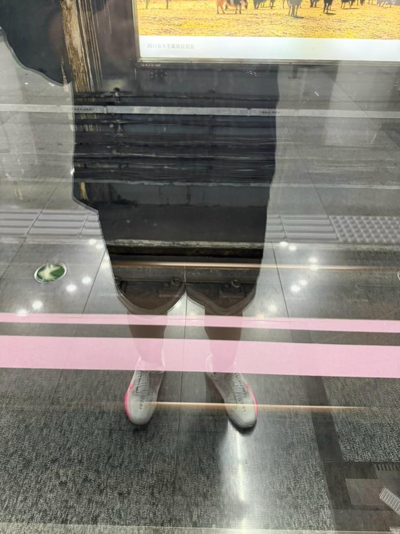 北京地铁里第一批穿短裤的人 