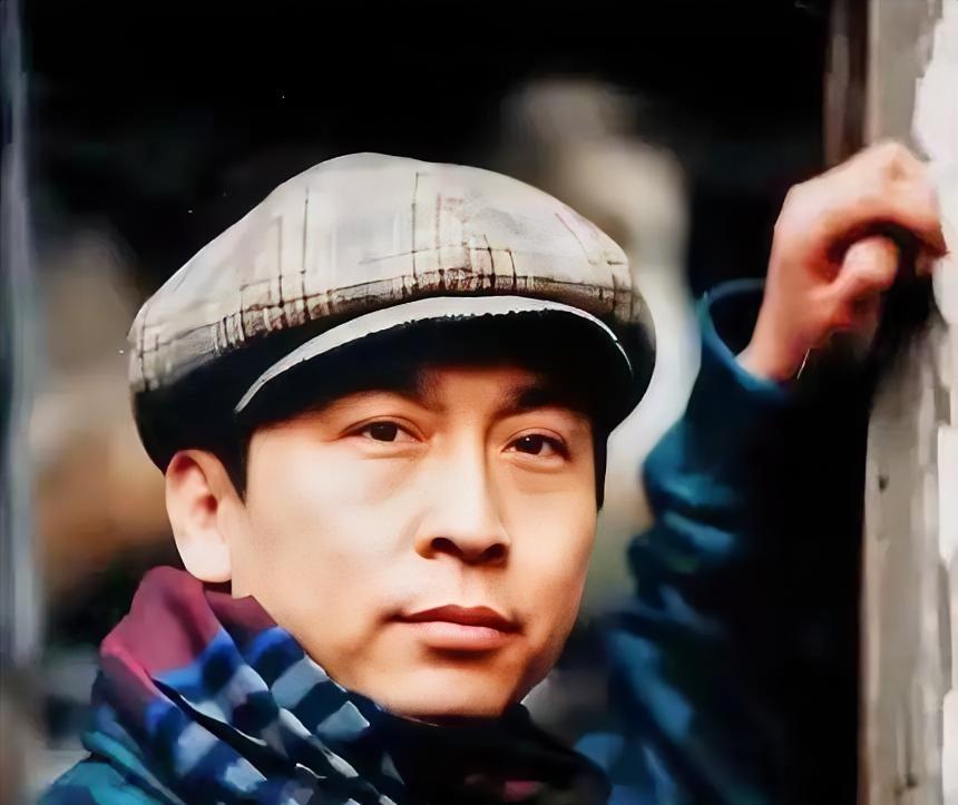 流量明星代言费动辄千万，这俩老头加起来快150岁，一辈子没接过一个广告。

毕彦