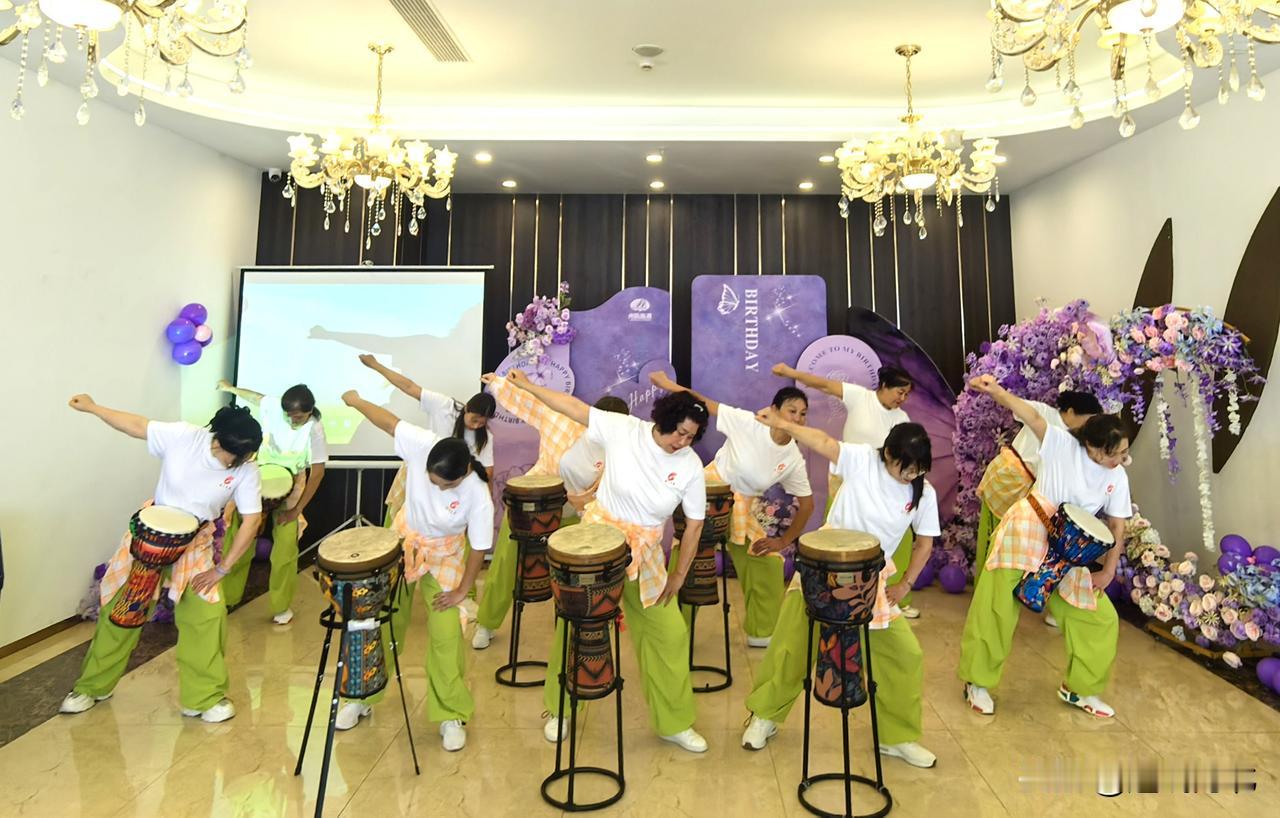 鼓韵传情！园丁之星艺术团成立三周年庆典暨第一届非洲鼓鼓王争霸赛燃情上演】9月10