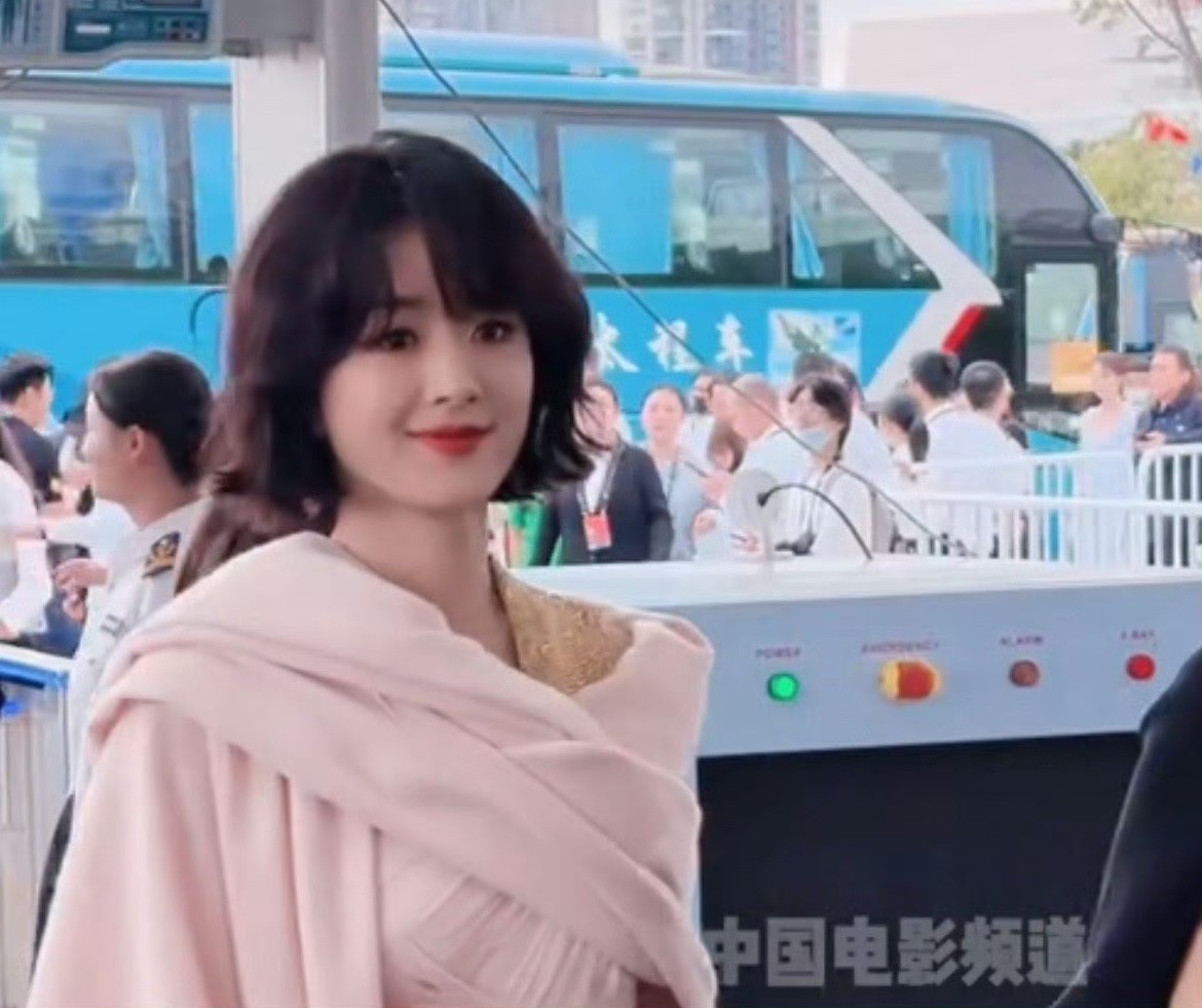 赵丽颖金鸡奖闭幕活动生图  赵丽颖金鸡奖活动生图  赵丽颖金鸡奖活动生图流出，她