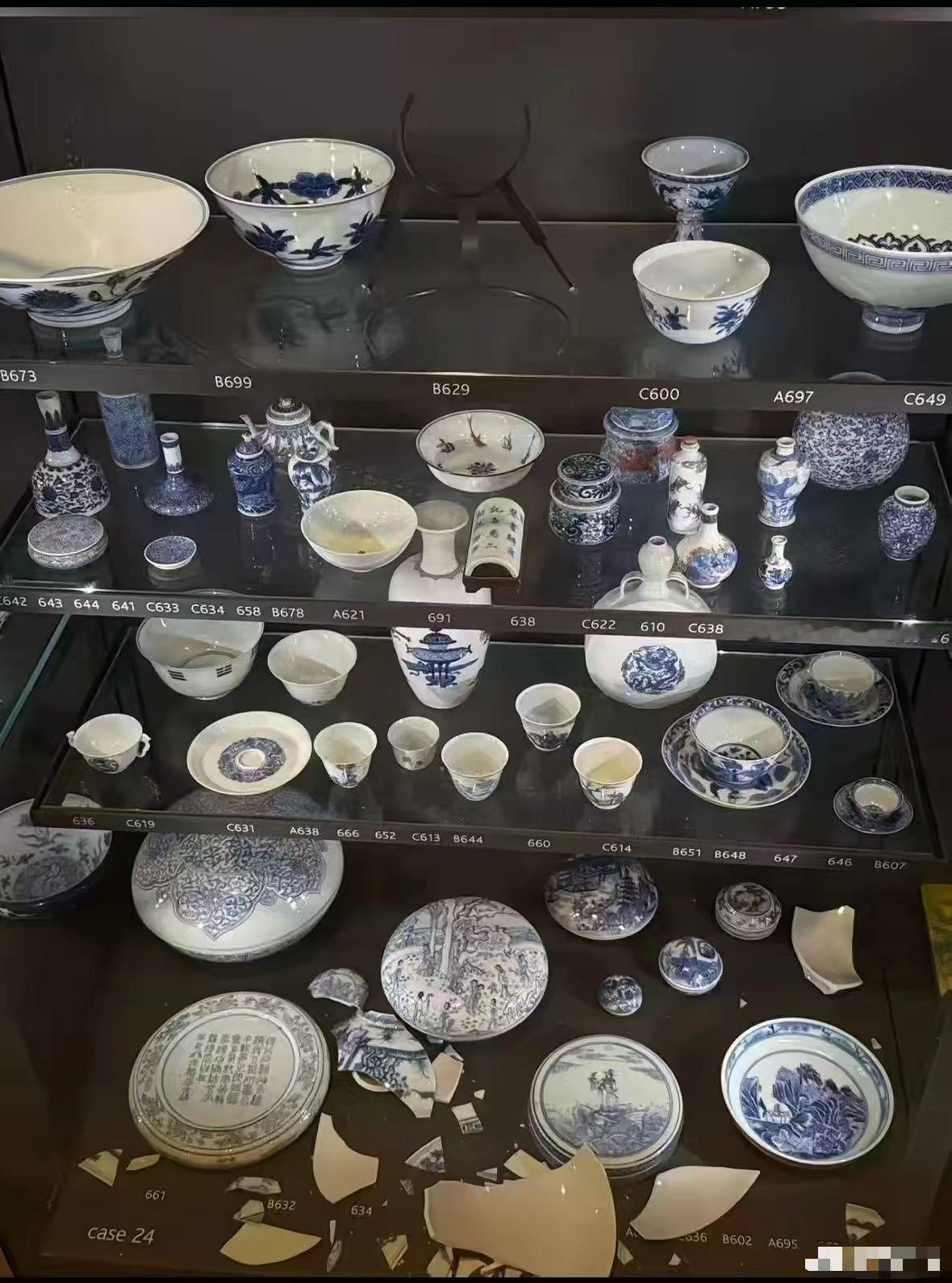 大英博物馆，真能保护好中国的文物吗？300岁的康熙青花碗，躲过了战乱，漂洋过海，