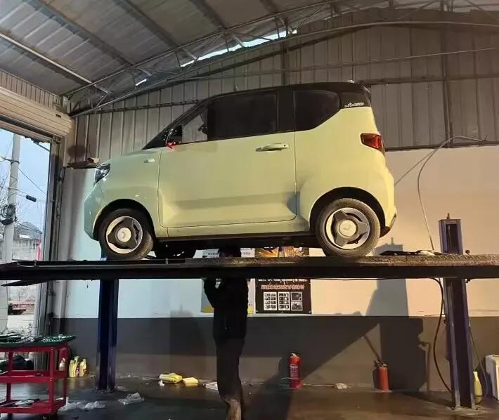之前把加油的车卖了 跟风买了一个五菱小车车  真的是谁买谁后悔啊   里程太短 