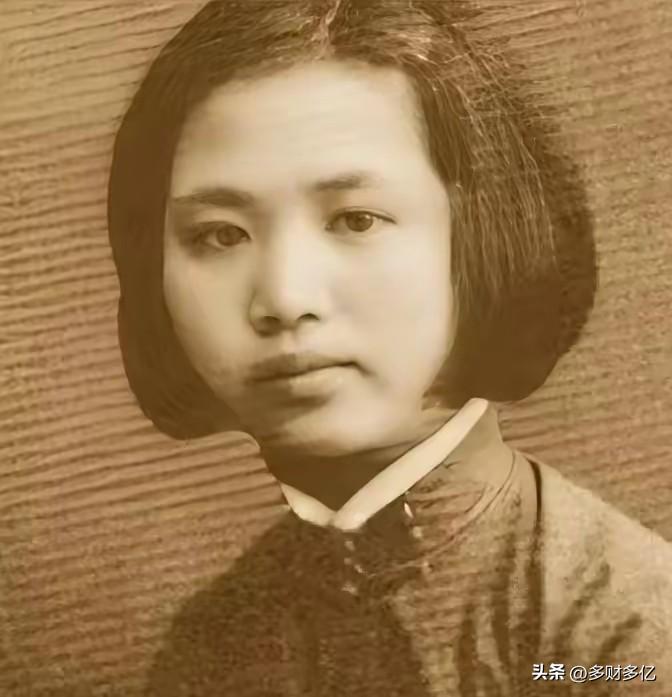 战火中降生的孩子有多硬核？外公取名藏深意，长大后成护国中将
 
1942年，怀孕