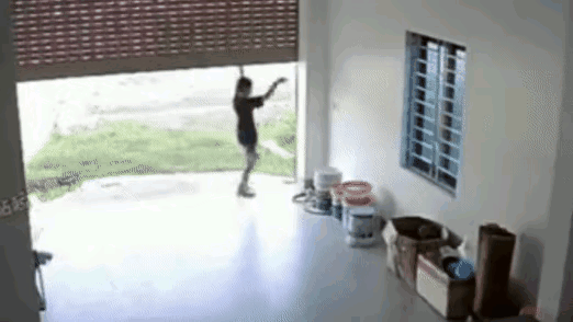 “这得是有多无聊啊[捂脸]！”这是发生在自家的一件事。一女士可能是闲的太无聊了，