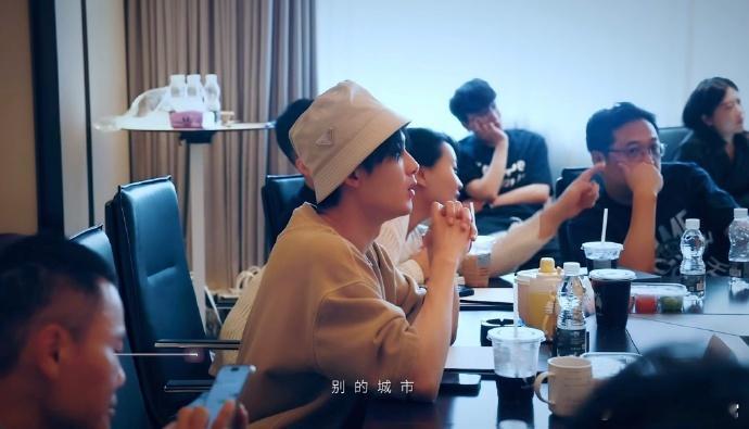 檀健次演唱会焦虑到失声檀健次挂吊瓶彩排谁看了檀健次挂吊瓶彩排的画面不心疼，焦虑到