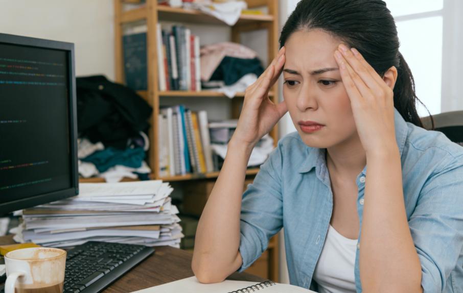 偏头痛不是简单头痛，这些日常习惯，正在悄悄加重你的痛

很多人都有这样的误区：把