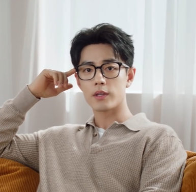 肖战高智感人夫 谁懂这个肖战素颜戴眼镜有多高智感人夫！谁老公谁daddy谁宠物情