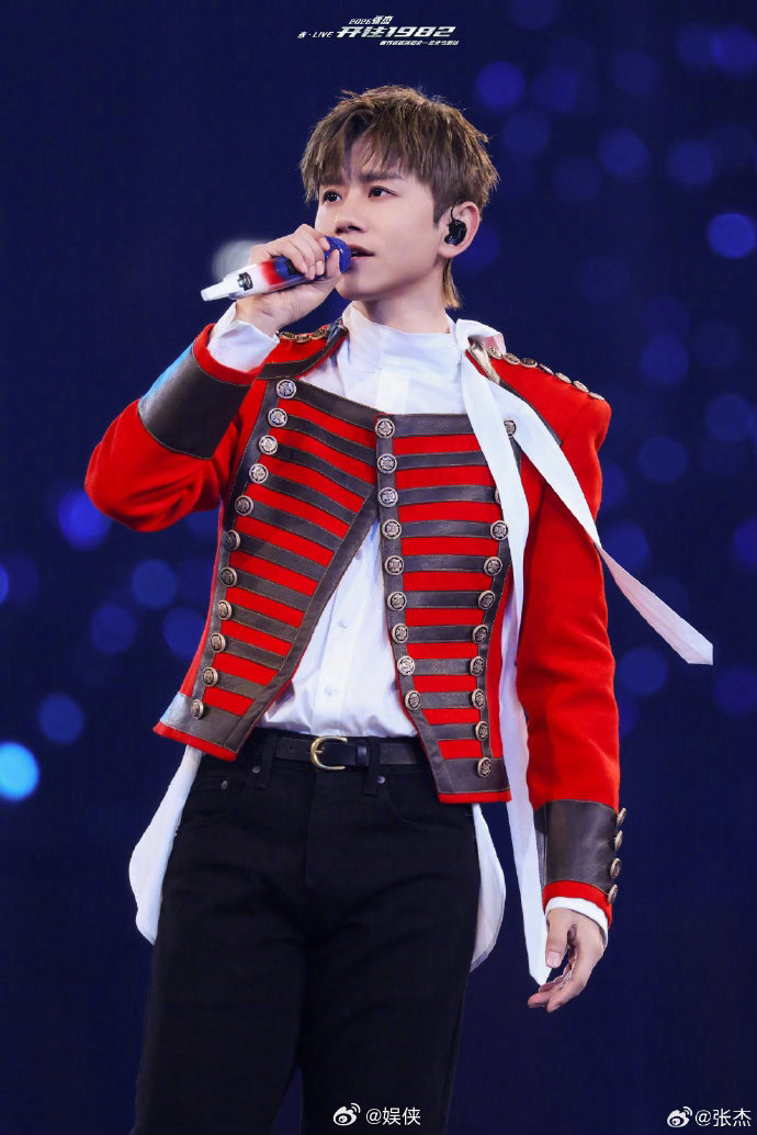 张杰鸟巢连开16场前的todo谁能不爱认真用心的张杰，后台准备全程用心打磨细节，