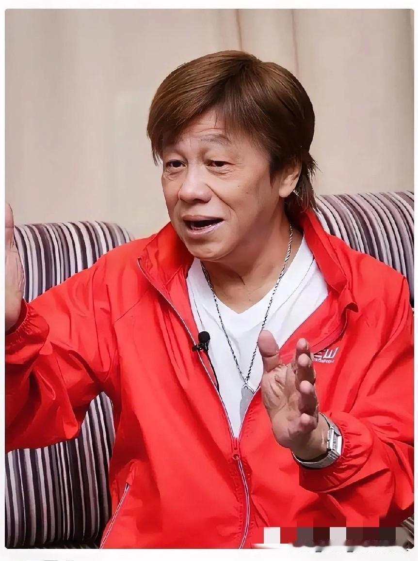 我预料到了梁小龙会慢慢老去，

也预料到他可能会淡出银幕。

但是万万没想到，