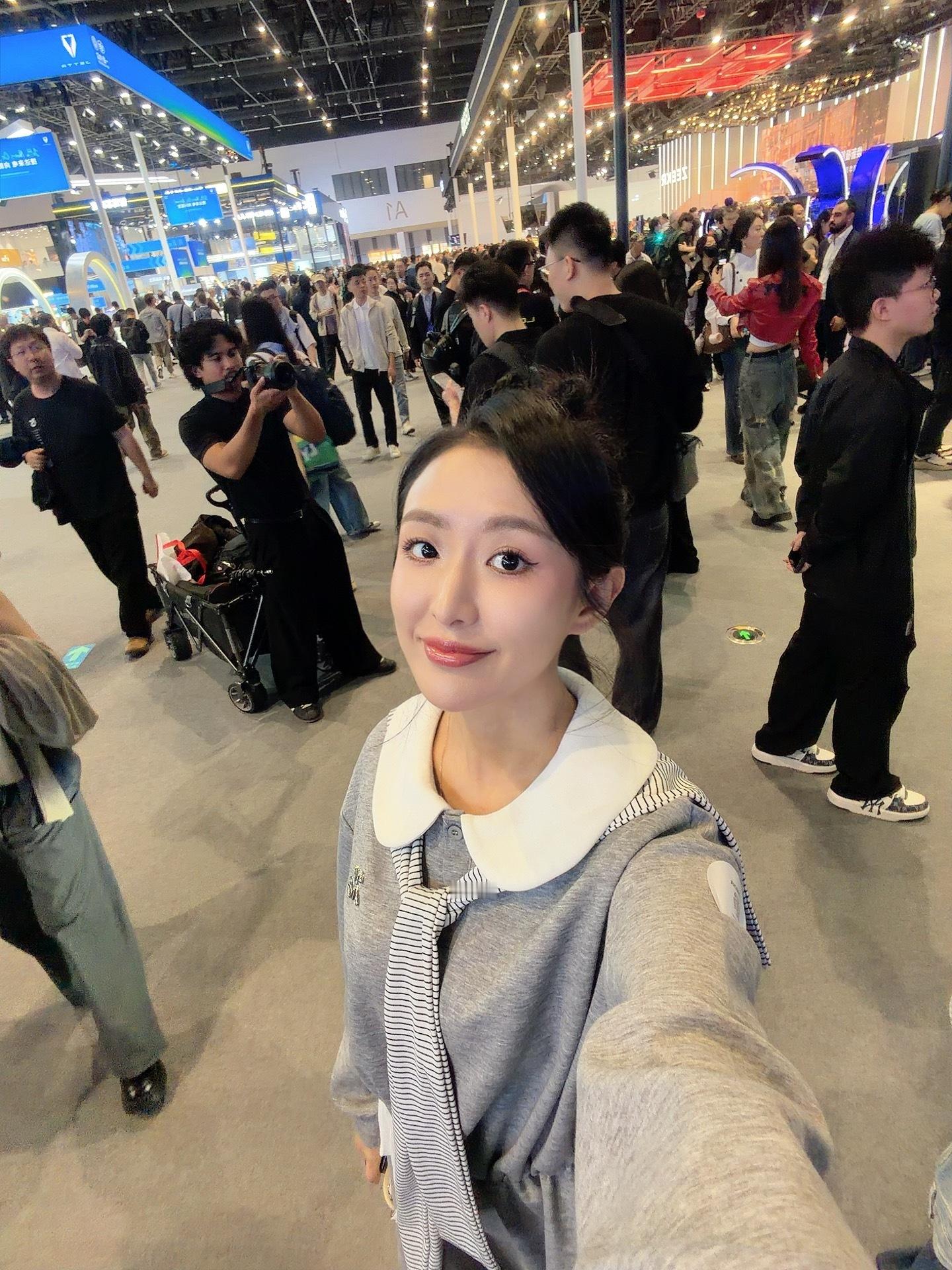 人好多啊，走到腿断2026北京车展 北京·首都国际会展中心