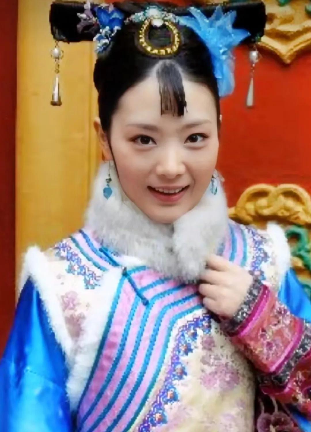  余莺儿的扮演者崔漫莉，1988年2月3日出生于安徽省阜阳市界首市，演员、平面模