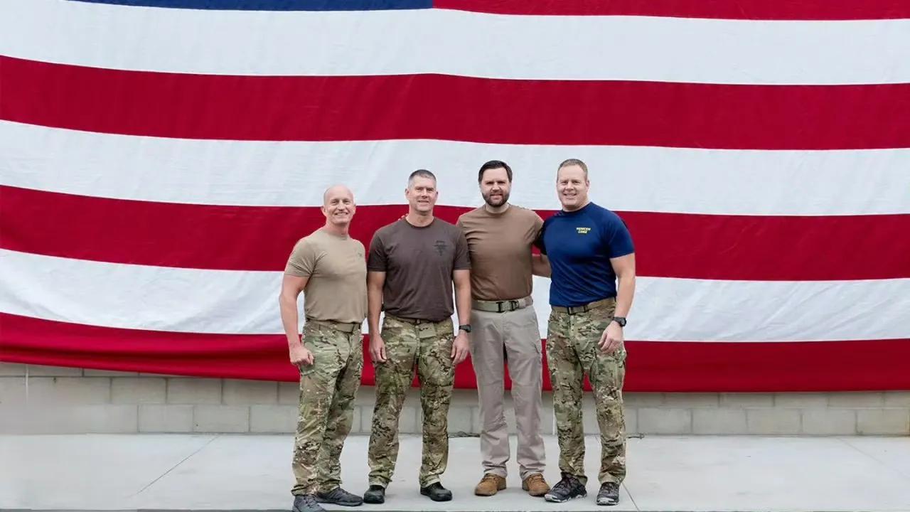 美国副总统万斯这波操作也太会整活了！跑去加州科罗纳多跟着海豹突击队练了90分钟，