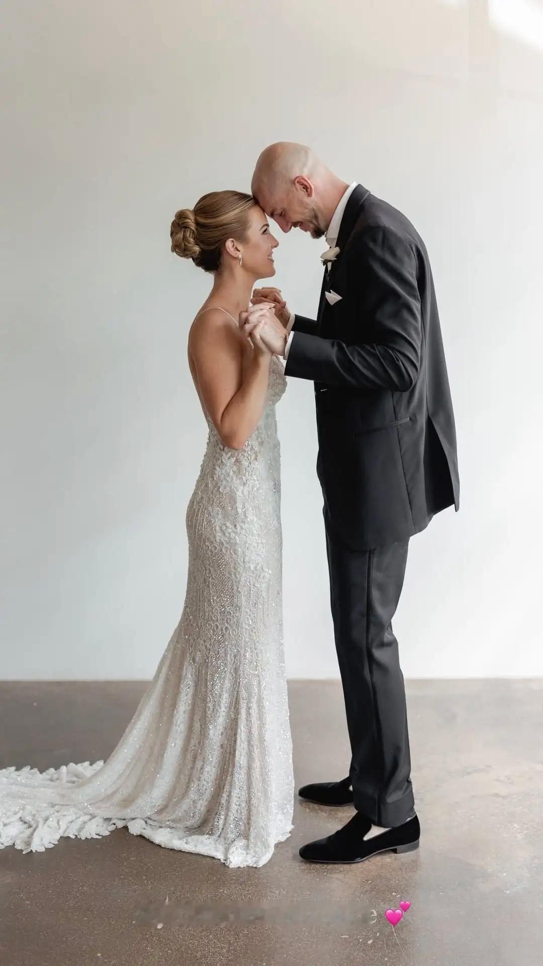 卡鲁索情人节晒出与妻子照片，全明星放假经典打高尔夫🏌️♂️2026nba全明星