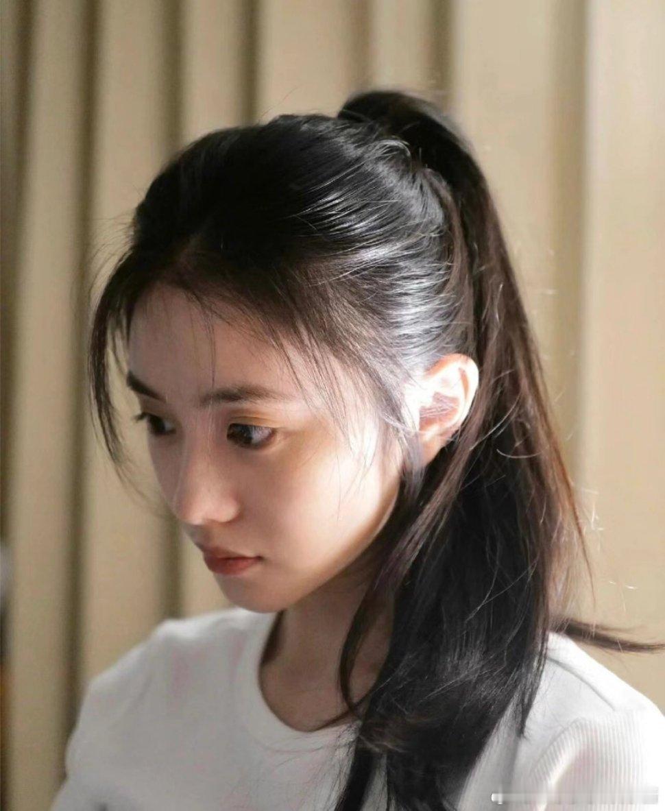 不喜欢刘浩存的人，但喜欢她的颜 ​​​