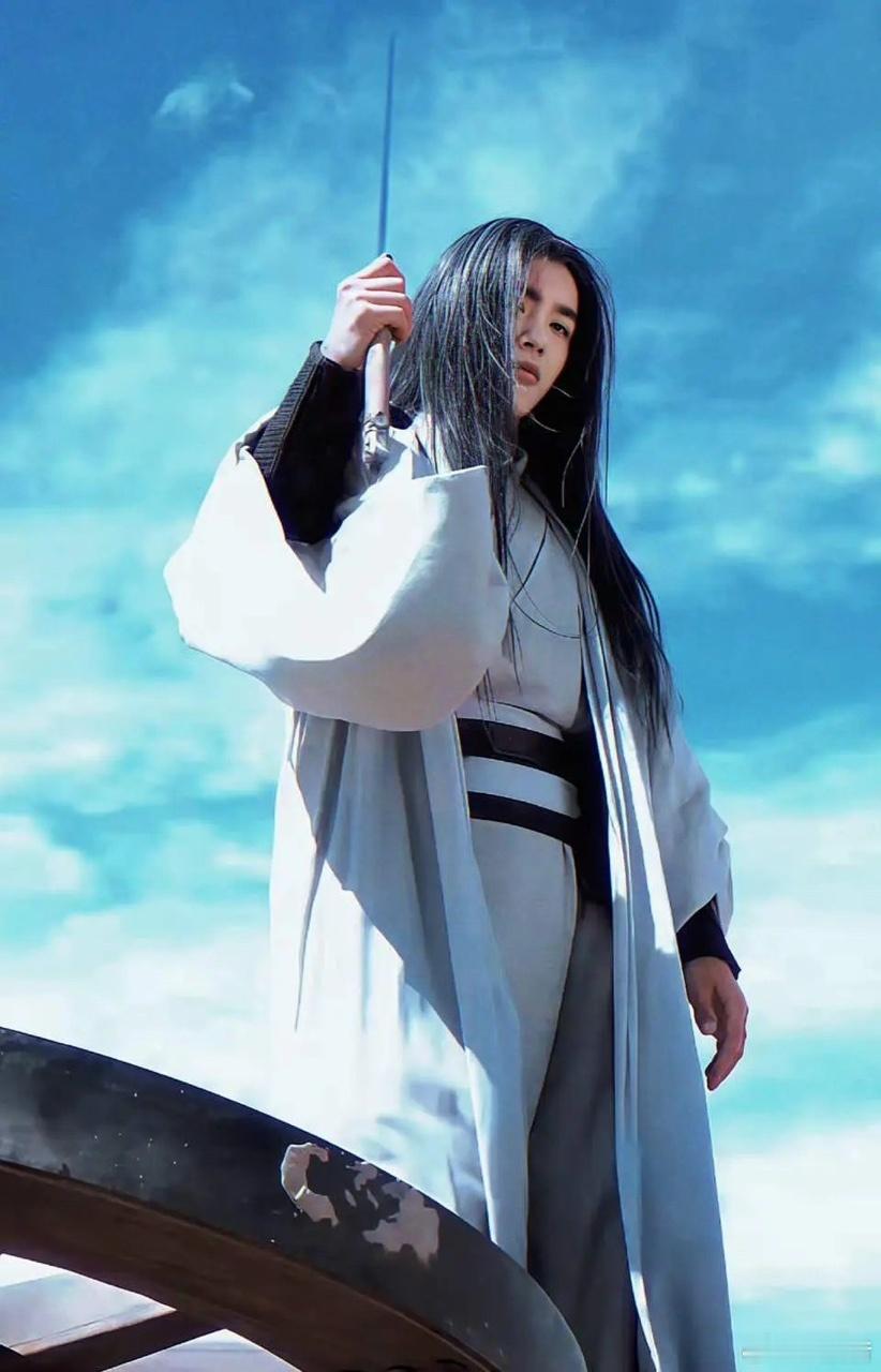 可恶又被于适这小子帅到了 于适在《镖人》里真的杀疯了！饰演的竖又冷又强，打戏干脆