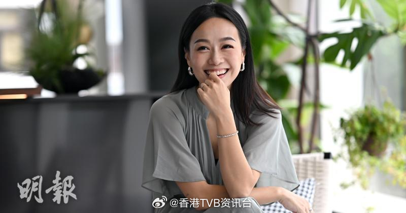 明报：黄心颖变卖收藏品追梦 丈夫泥鯭音乐路上最强后盾黄心颖时隔年半推出第4首单曲