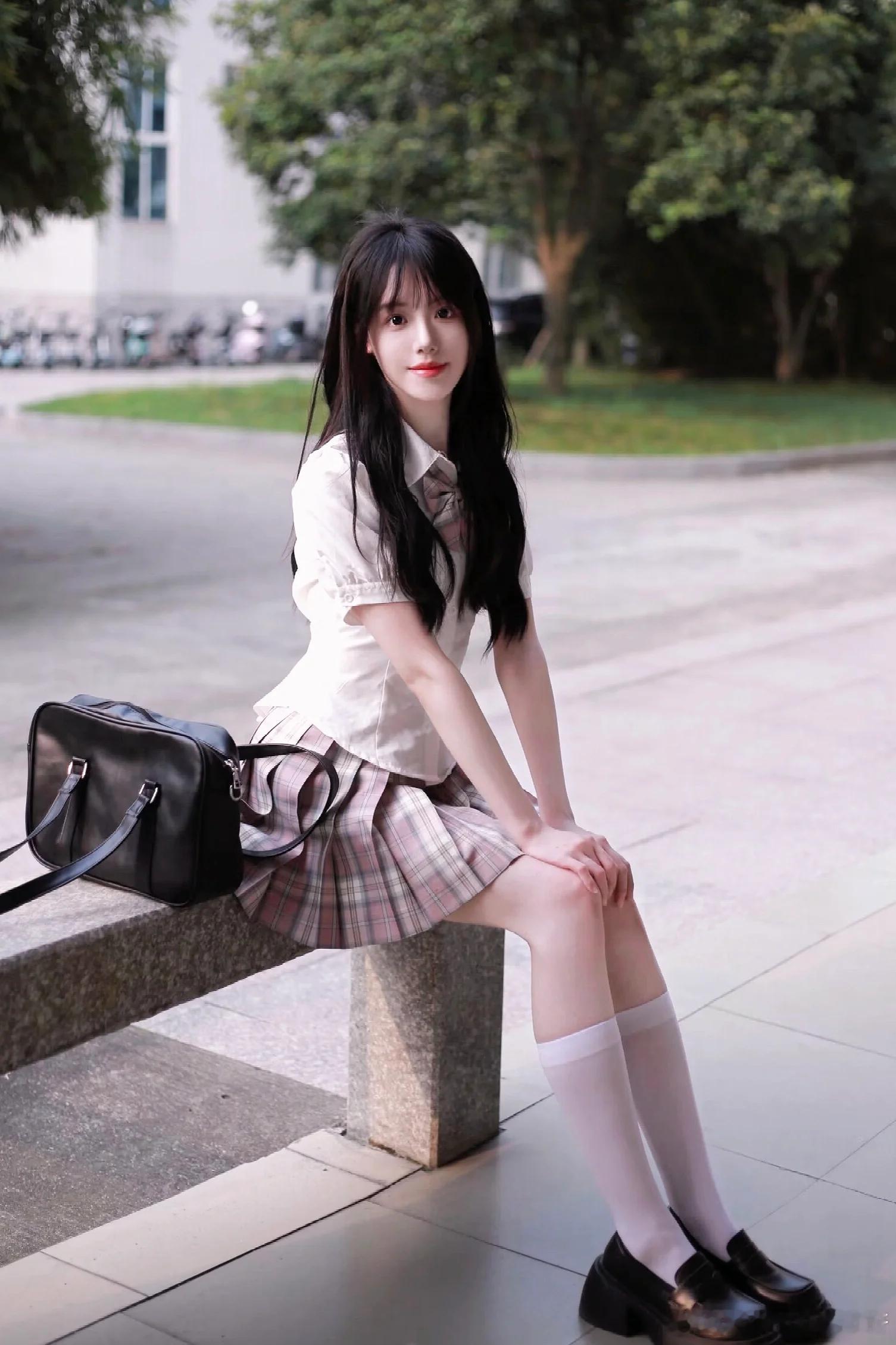 白丝小腿袜更配jk ​​​