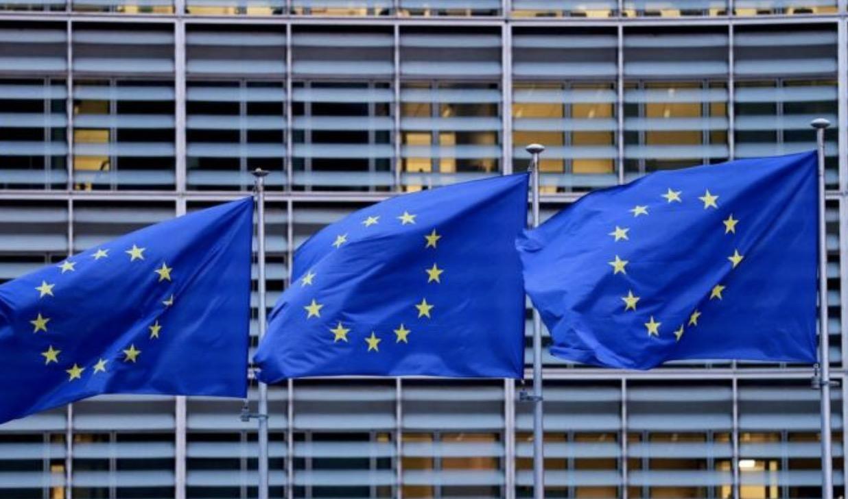 在特朗普以格陵兰岛为由对欧洲八国发出关税威胁后，欧洲议会正谨慎评估是否重启被暂停