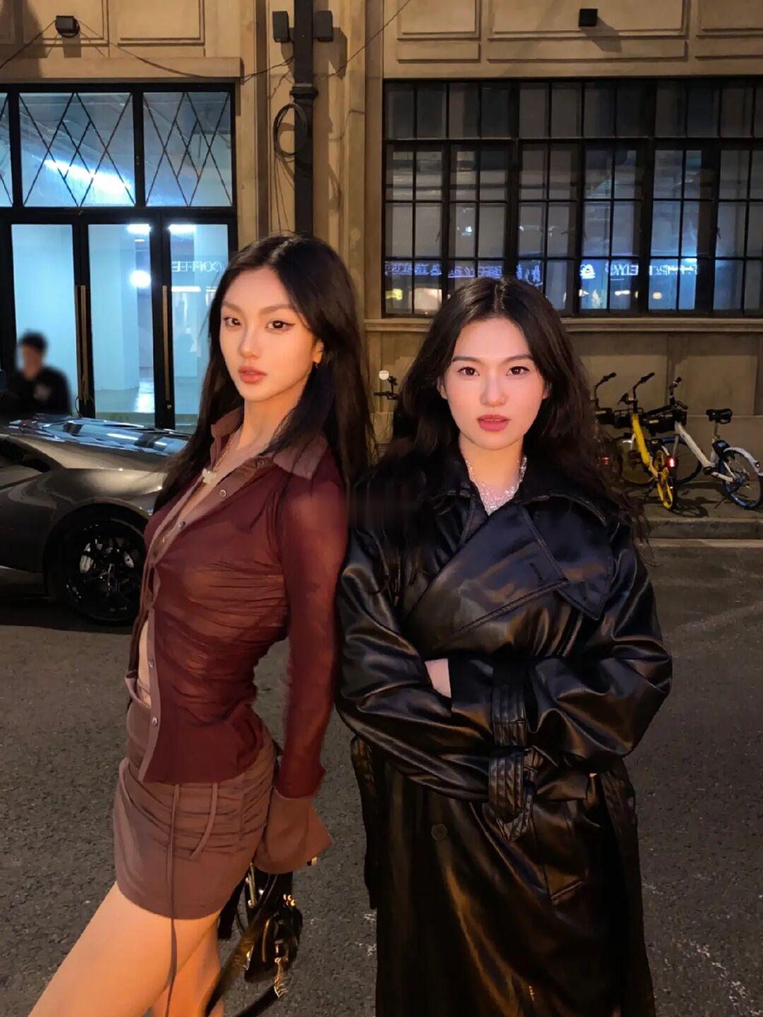 女孩之间的感情 是互相托举 顶峰相见