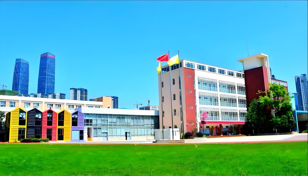 2025年昆明中考云师大附中统招是683分【满分700分，只能扣掉17分】。20