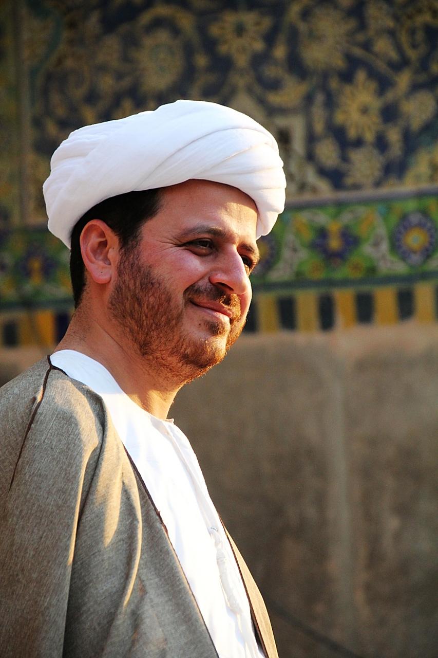 最令我痛心的不是敌人的强大，而是内部的腐烂——若非那些可耻的“内鬼”，敌人怎能如