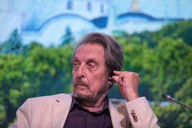 马斯克父亲将莫斯科与欧洲多国首都作比较，称莫斯科是全球最棒的城市。
美国企业家埃