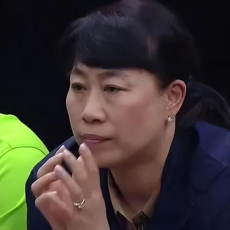 王芳下课去哪高就？杜锋劝妈妈，朱芳雨不赞同张镇麟，CBA要变革
篮协秘书长换人、