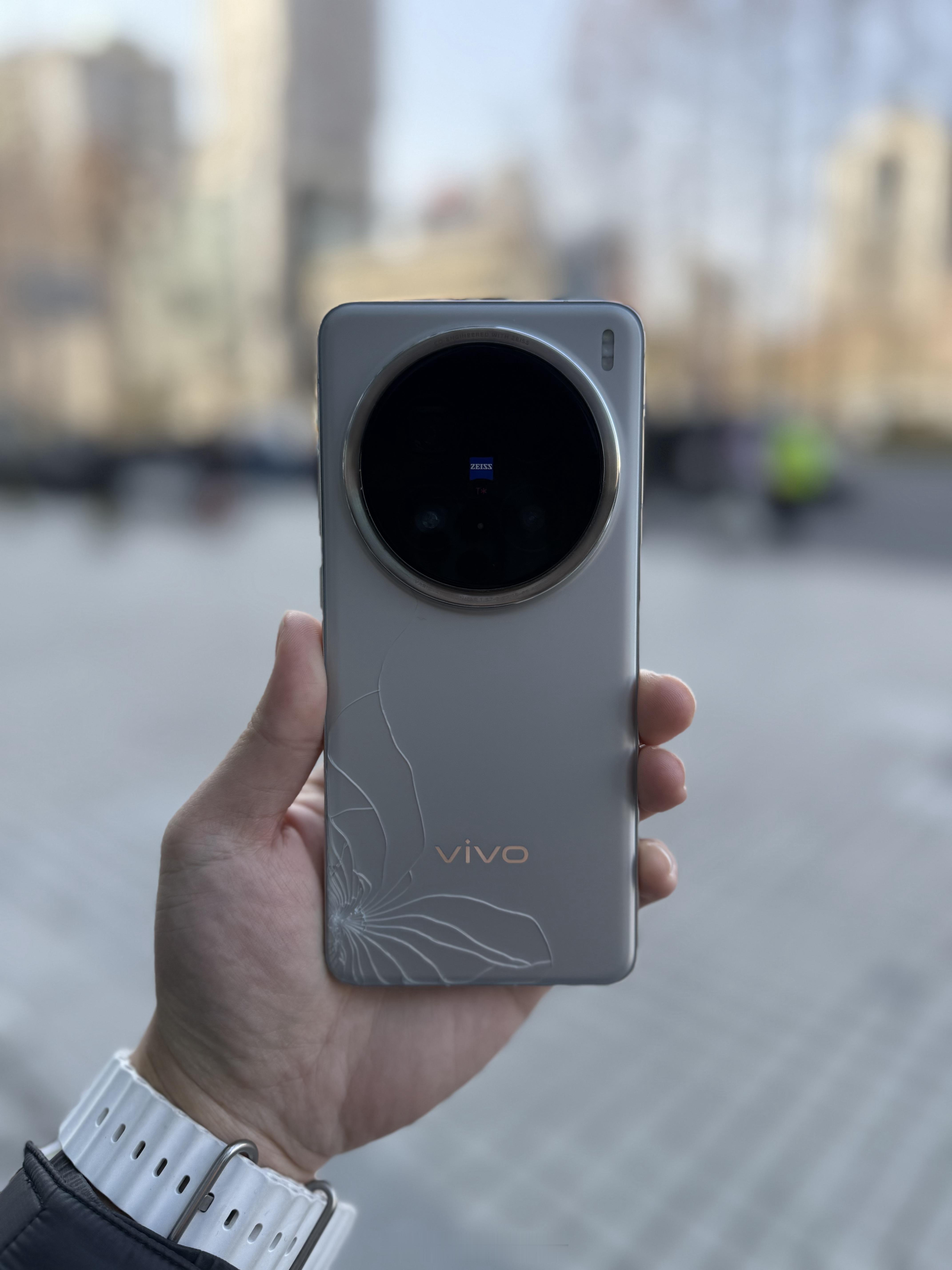 不好好带手机壳的下场，玻璃易碎[苦涩]vivo x200 Pro 今天刚碎viv